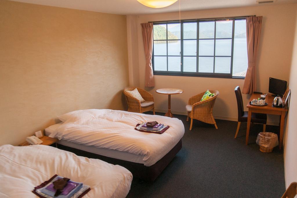 湖上館パムコ Hotel Vakasza Kültér fotó